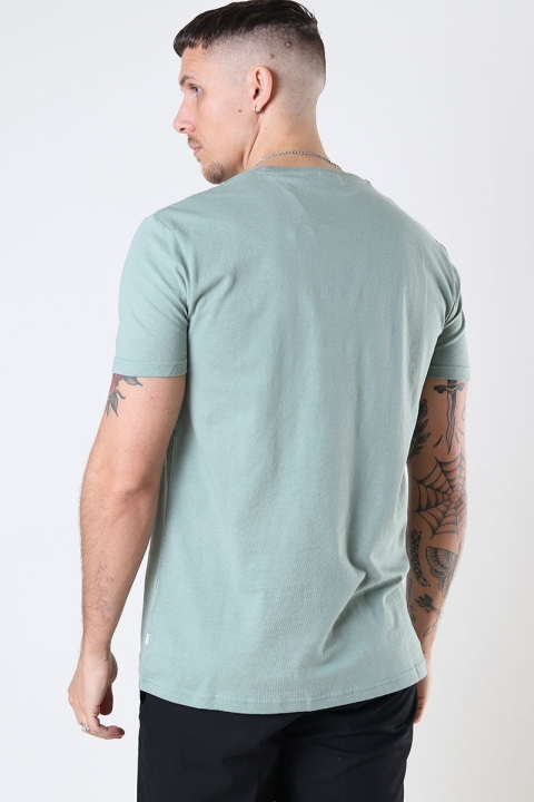 Solid Rock Basic Tee Lily Pad