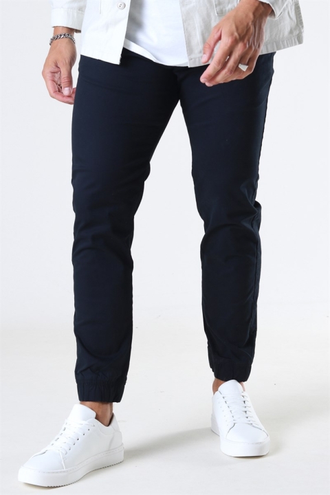 Solid Slim-Truc Cuff Pants Black