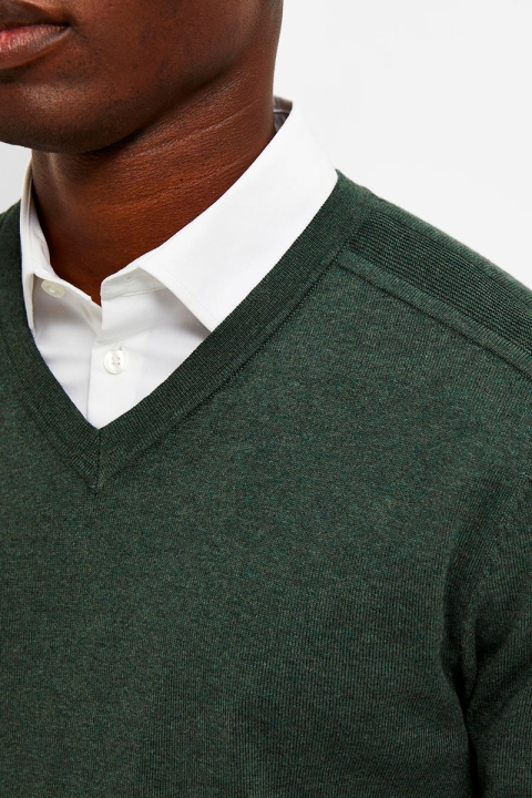 Selected BERG LS KNIT V-NECK Darkest Spruce Melange.