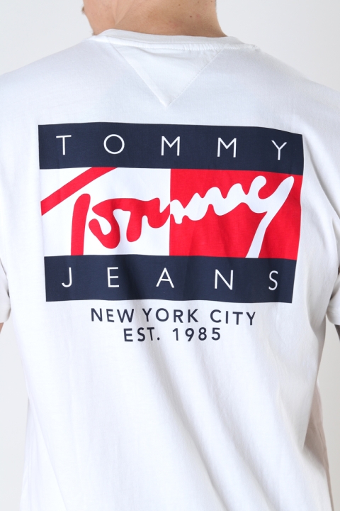 TOMMY JEANS TJM VINTAGE FLAG SIGNATURE TEE Ivory