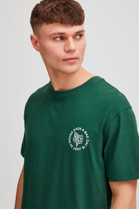 Solid Gekko Tee Pineneedle