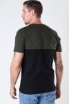 Jack & Jones JJEURBAN BLOCKING TEE SS O-NECK NOOS Forest Night Hawaiian-Black Print/Slim Fit