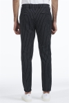 Les Deux Como Pinstripe Kostym Pants Black/ White