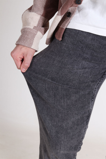 Loom Slim Fit Washed Black